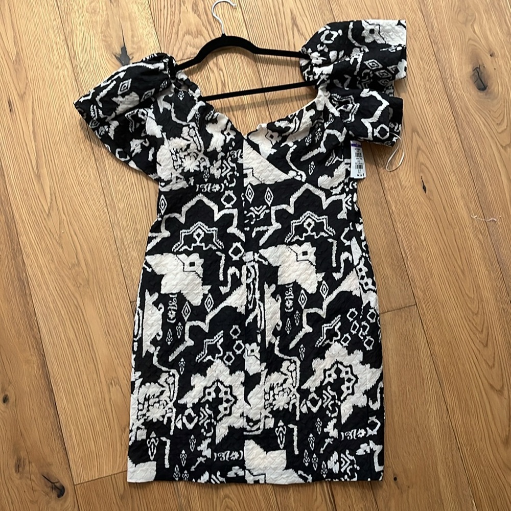 French connection black and tan dress with puffy sleeves size 8 medium